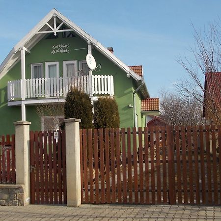 Casa Fortyogo Tîrgu Secuiesc Zewnętrze zdjęcie