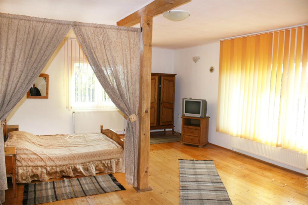 Casa Fortyogo Tîrgu Secuiesc Pokój zdjęcie